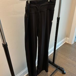 Vuori Daily wide leg Short black size medium